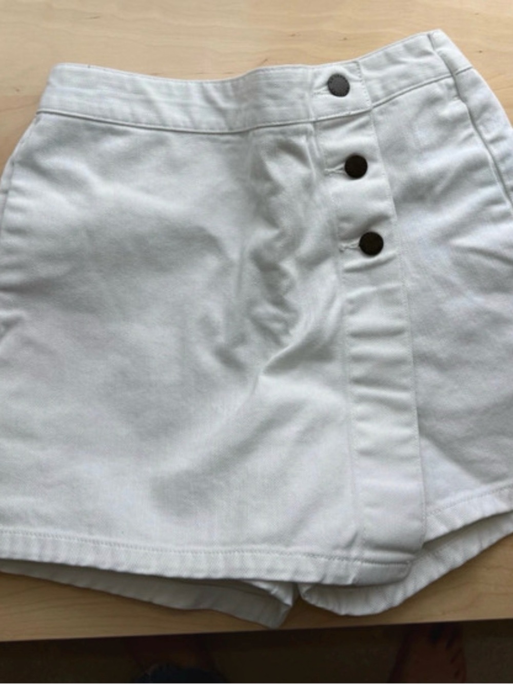 GU white skort